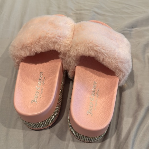 Juicy Couture Pink Fuzzy slides flip flops with Rhinestones orbit size 7 - Picture 2 of 6